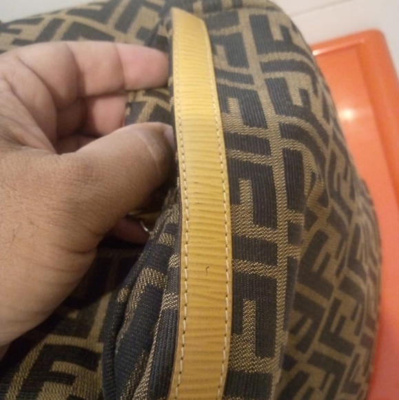 Fendi duffle bag - Picture 9 of 16